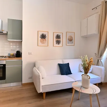Cozy Steps From Metro Station