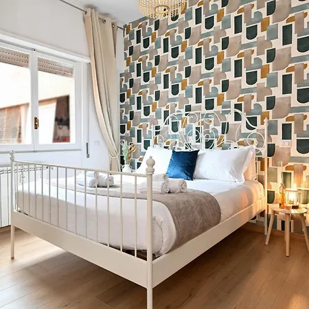 Cozy Steps From Metro Station * Rom